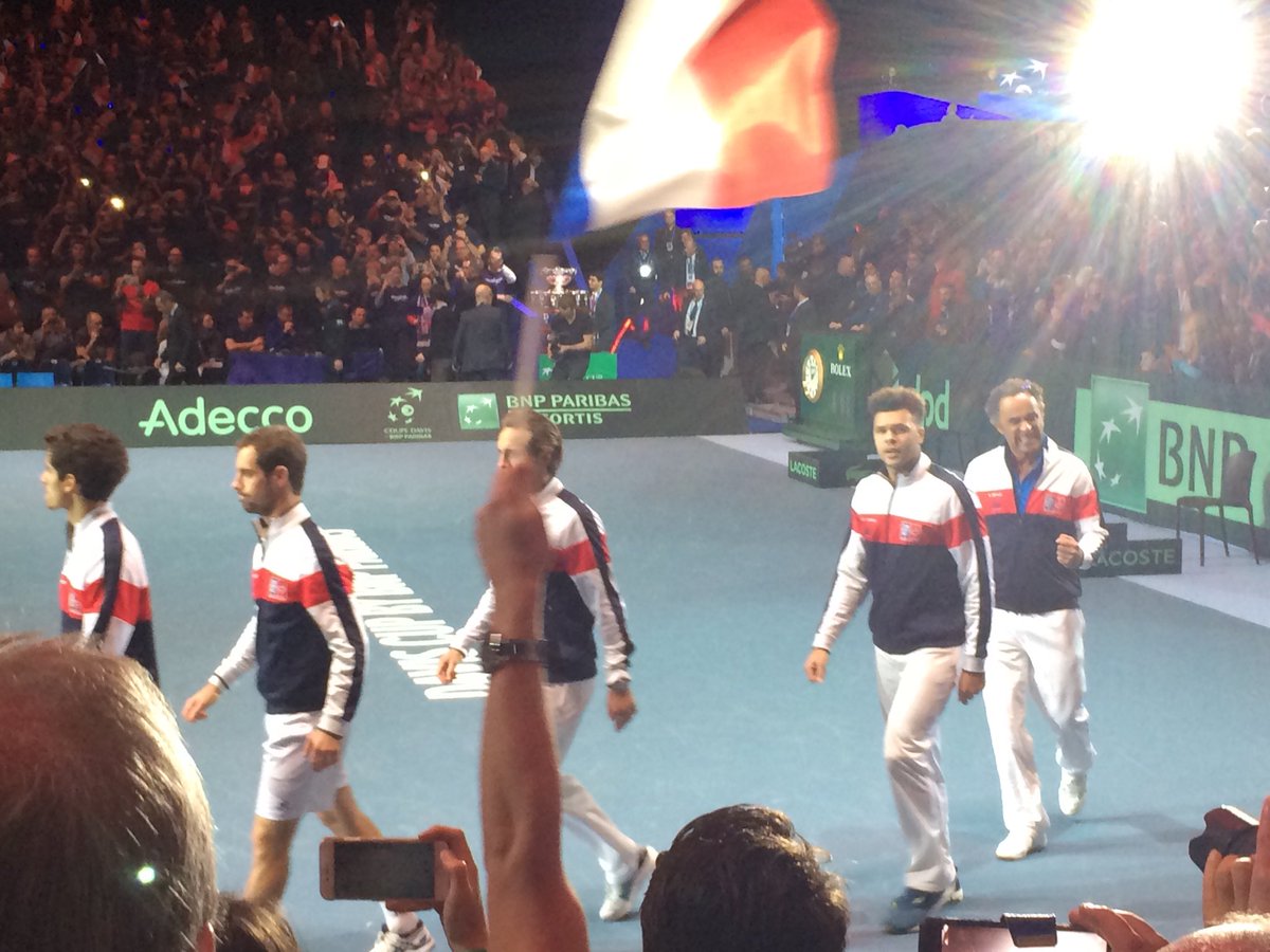 jlllesage13's tweet photo. French Tennis team ready to defy Belgium in #DavisCupFinal at Stade Pierre Mauroy in Lille. The games are opened !!! https://t.co/MnJcckGnN6