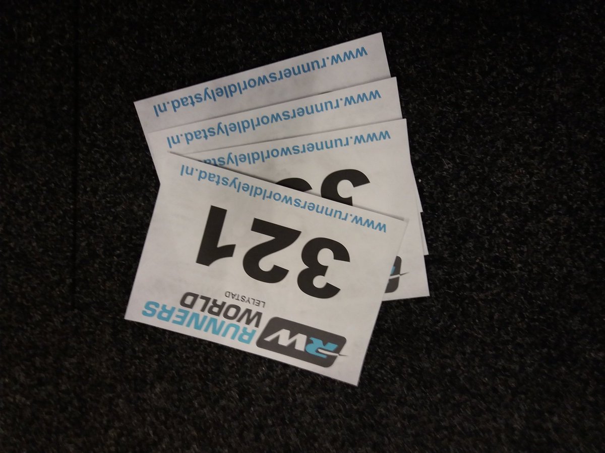 MarielleTweets's tweet photo. RunwayRun op #LelystadAirport 
Leuk om mee te maken, 10km over nieuwe taxibaan. Met Loopgroep Biddinghuizen. Wat tegenwind/open vlakte, met 1u17seconde net niet binnen uur. 
Startnummer 321, even de 0 ervoor denken... #netnummer https://t.co/9aY9BYmm6A