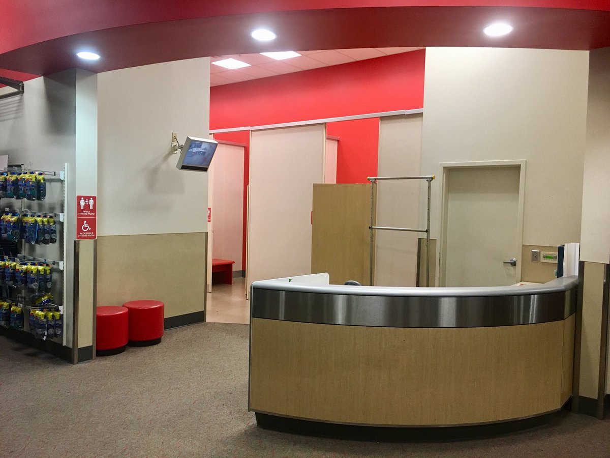JonRicci_Target's tweet photo. So proud of this team! Walking into a great looking store at 7am Saturday morning after two AMAZING days of traffic and sales. #strongclosingteam #norecoveryteamneeded #laburnumstrong @JayYezzi https://t.co/DoimIgYCU1