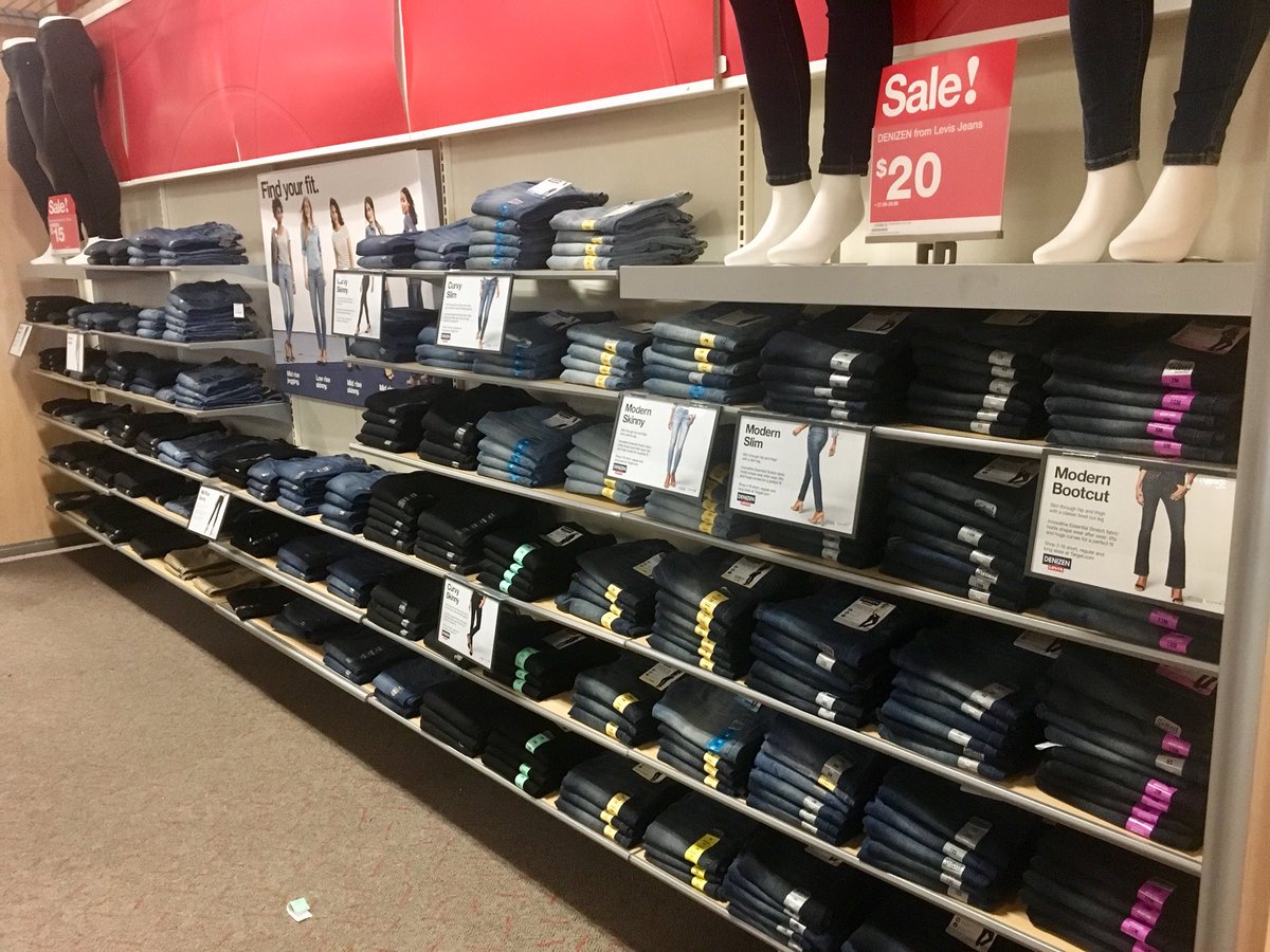 JonRicci_Target's tweet photo. So proud of this team! Walking into a great looking store at 7am Saturday morning after two AMAZING days of traffic and sales. #strongclosingteam #norecoveryteamneeded #laburnumstrong @JayYezzi https://t.co/DoimIgYCU1