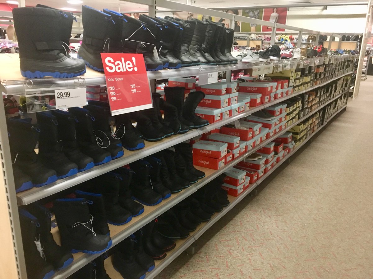 JonRicci_Target's tweet photo. So proud of this team! Walking into a great looking store at 7am Saturday morning after two AMAZING days of traffic and sales. #strongclosingteam #norecoveryteamneeded #laburnumstrong @JayYezzi https://t.co/DoimIgYCU1