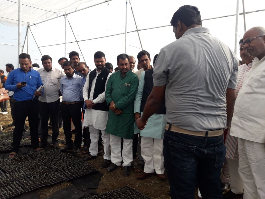 TRIFoundation's tweet photo. 3/More over a demonstration of the #KushalKisaan application was conducted for better understanding of the farmers. A special thanks to Sri Harish Dubey, DPM, #NRLM for gracing the event.  
@tatatrusts #Samavesh #Sewamob #Grammunnati https://t.co/tLGHf5WEdM