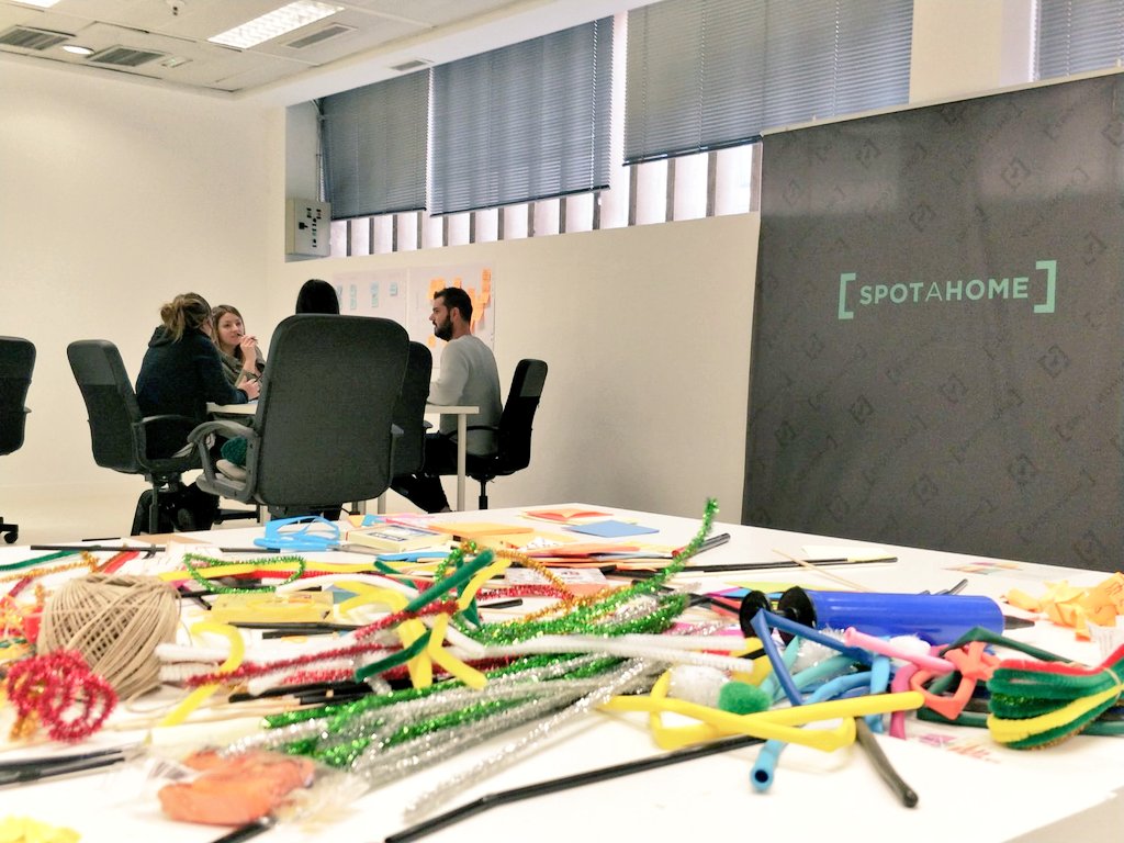 TheHeroCamp's tweet photo. En pleno sprint de experimentacion: backlog de experimentos, priorización, planteamiento de hipótesis, categoría de experimento, MVP, KPI de éxito, decisión de equipo. ¡Casi nada! https://t.co/ejnXyhJ7AG