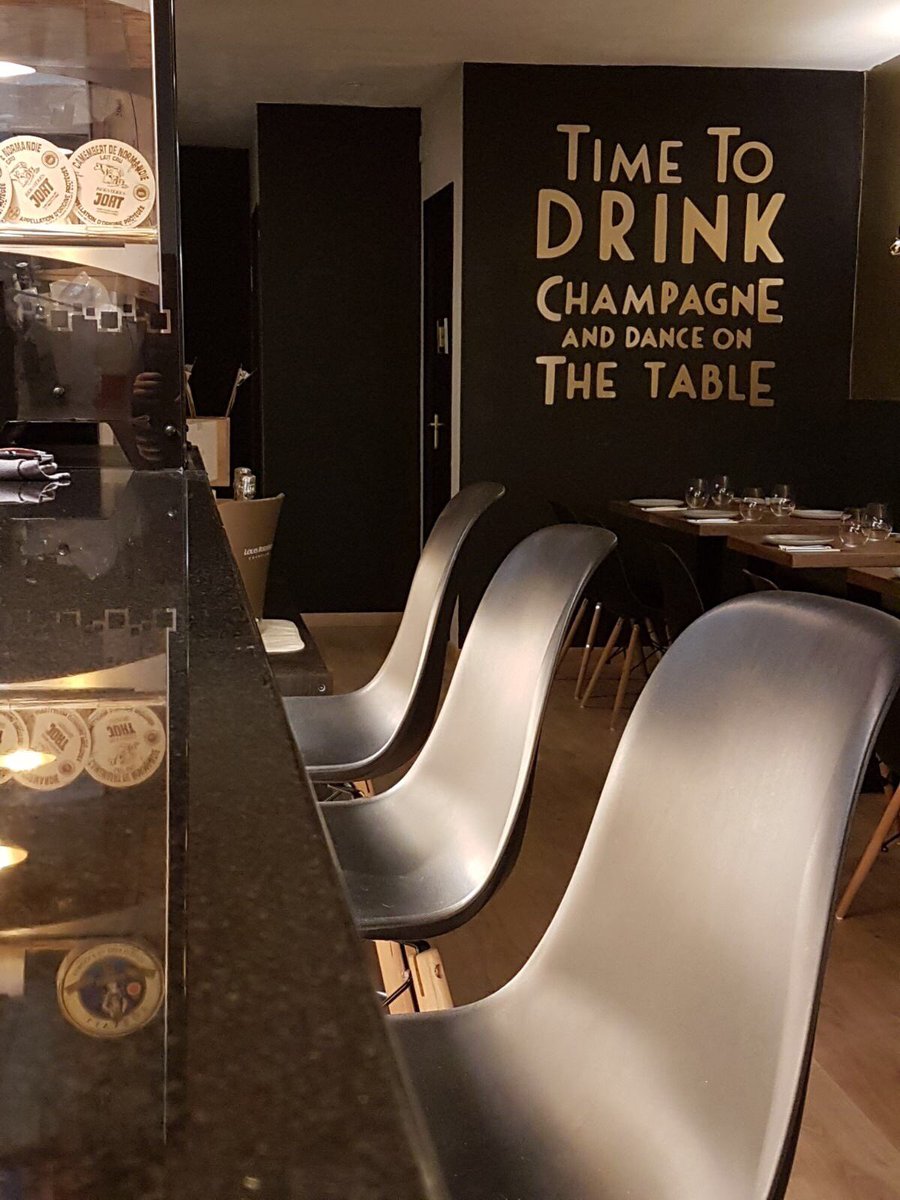 bordeauxbcn's tweet photo. Preparando los últimos detalles para esta noche ✨
☎️ Info &amp; Reservas: 931 854 228
#Bordeaux #BordeauxBCN #Gourmet #Barcelona #Restaurant https://t.co/5wGSOY5MbI