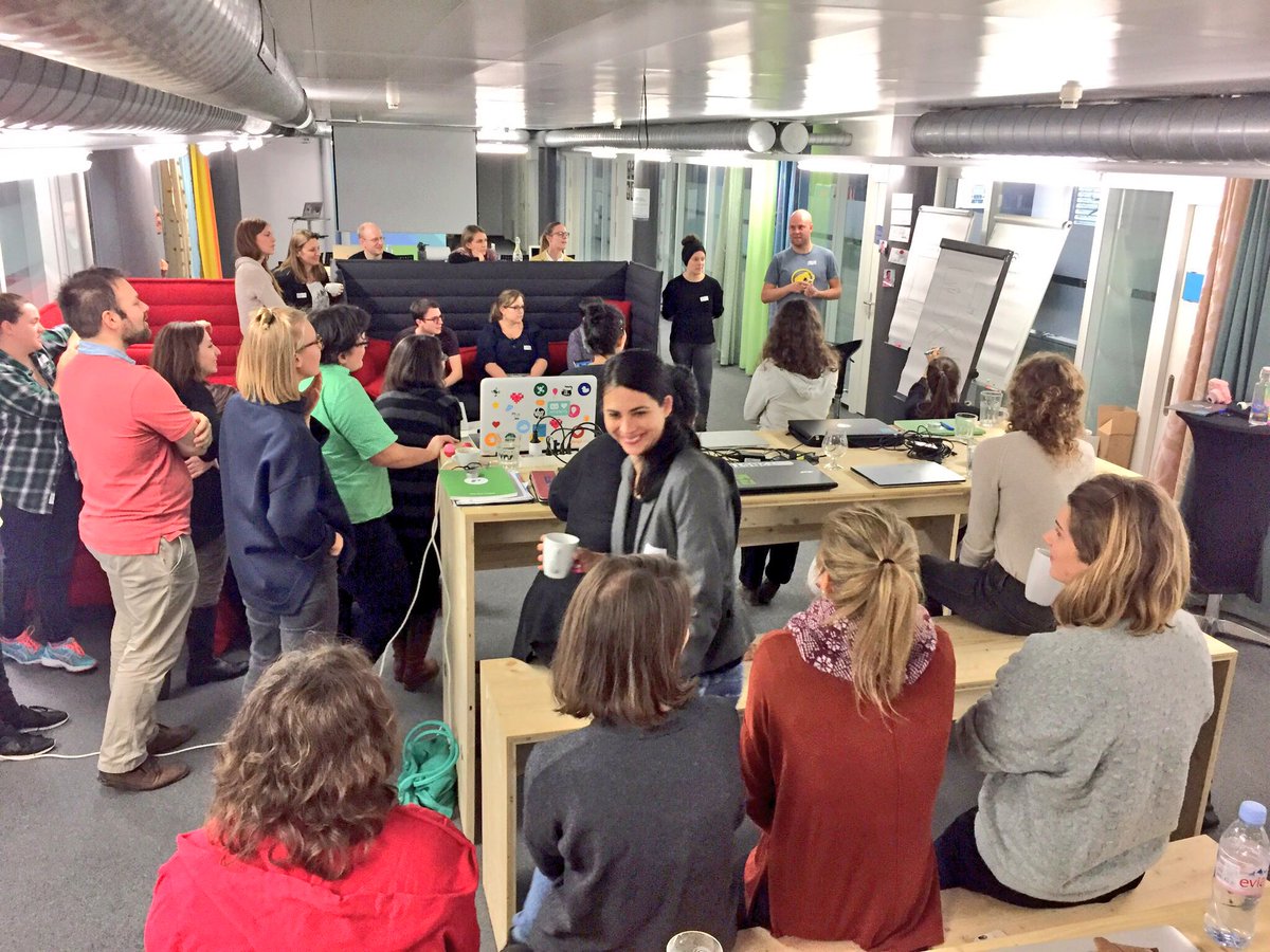 playing "what am I drawing" after refueling energy at lunch all together #railsgirlsbern