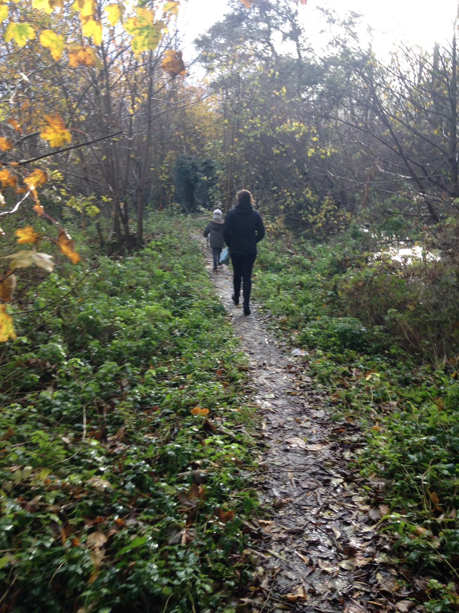 nicnock29's tweet photo. Winter walks with  woof perfect remedy to assignment stress https://t.co/M0jE18wLra