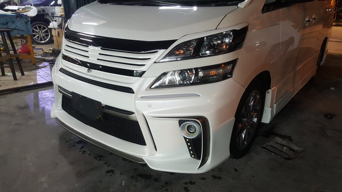 SimonChen9738's tweet photo. TOYOTA VELLFIRE 20SERIES 2012-14 FRONT BUMPER AND GRILLE #simonchen #jemotiondesign #A_unit #transportbodykit #toyotavellfiremalaysia #vellfire #vellfire20 #vellfire30 #toyotaalphardmalaysia #alphard #alphard10 #alphard20 #alphard30
https://t.co/UZwSMh5FNS https://t.co/5AMctRff7m