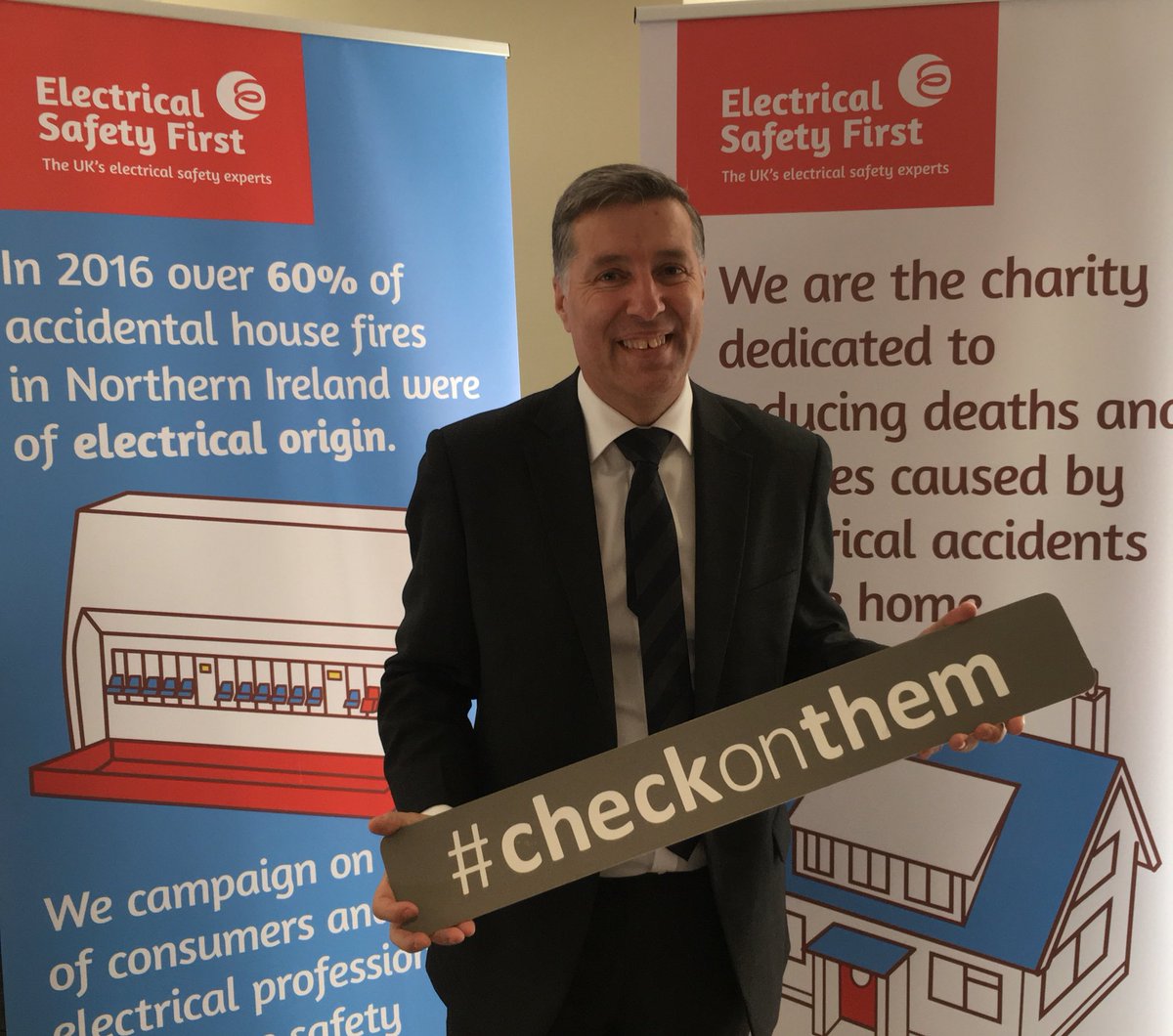 ElecSafetyFirst's tweet photo. Good to chat to @PaulGirvanMP about our #checkonthem campaign which encourages everyone to check on the home safety of older relatives and neighbours this festive period @duponline #DUP17 https://t.co/bWXG8BXuNe