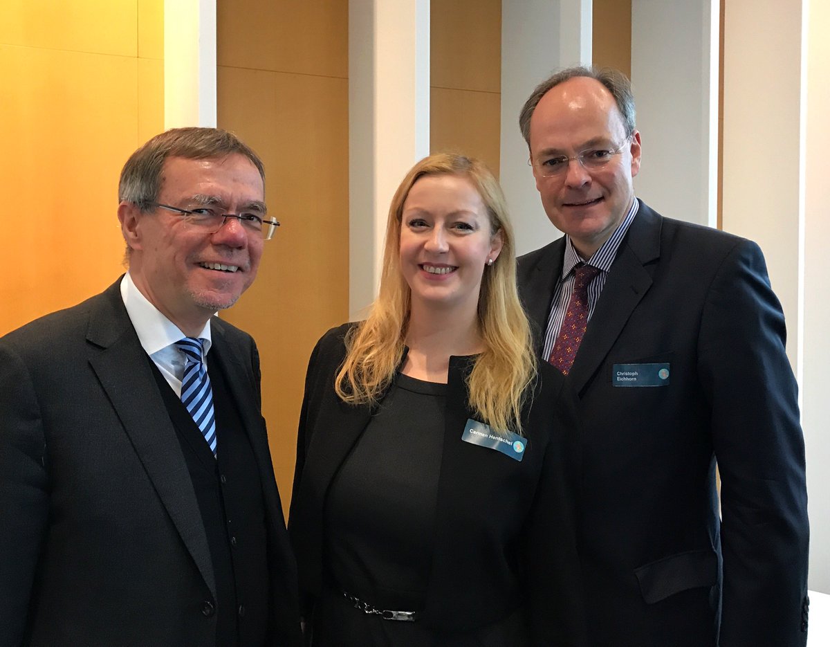 CarmenHentschel's tweet photo. Moderation Digitalgipfels Potsdam: Ich freue mich auf das Kamingespräch mit dem Bürgermeister Burkhard Exner und dem deutschen Botschafter von Estland Christoph Eichhorn. #digitaltotal #moderator #digital #postdam #estland https://t.co/6INiEz42c0