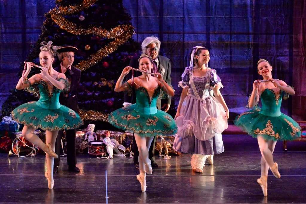 VRBallet's tweet image. No more Figgy Pudding, but I would love some Nutcracker, please! Tickets on sale now for Virginia Regional Ballet's Nutcracker in Williamsburg. December 16-17 Get yours at brownpapertickets.com/event/3113820