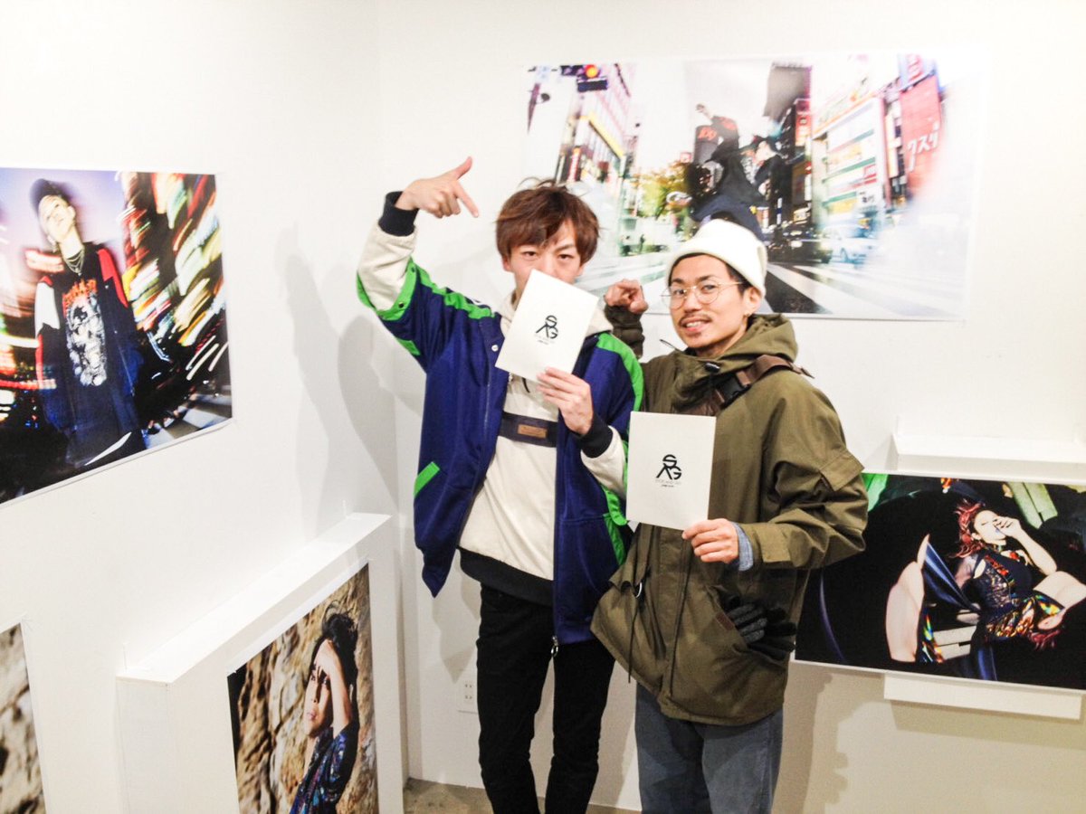 AYATO28's tweet photo. 写真展初日ありがとうございました!!
今日は撮影が2件ありいない時間も多く、負担かけました🙏
明日も撮影があり、会場にいるのは18時過ぎとなります!
負担かけます!
明日もどうぞよろしくお願い致します!
写真送ってくれた方、ありがとうございました😊
#stop_go https://t.co/pqHNoFwncW
