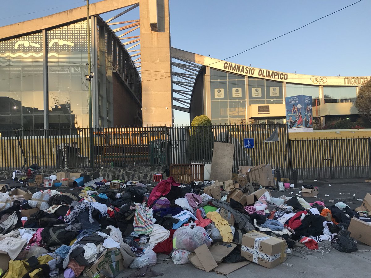 nad_loyo's tweet photo. Aquí están las donaciones directo a la basura 😡 indignante #Sismo19S #donaciones @GobCDMX @enladelvalle @DelegacionBJ https://t.co/vzX36QJSp0