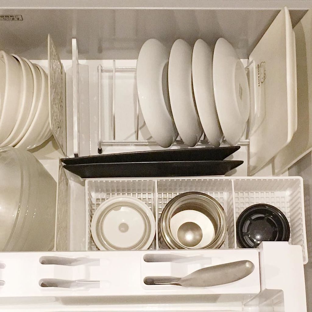 Saisonaharu 収納 インテリア على تويتر 我が家ではキッチンシンク下に食器類も収納してます 仕切りにはファイルボックスやブックスタンドが便利です 一条工務店 ブログ更新