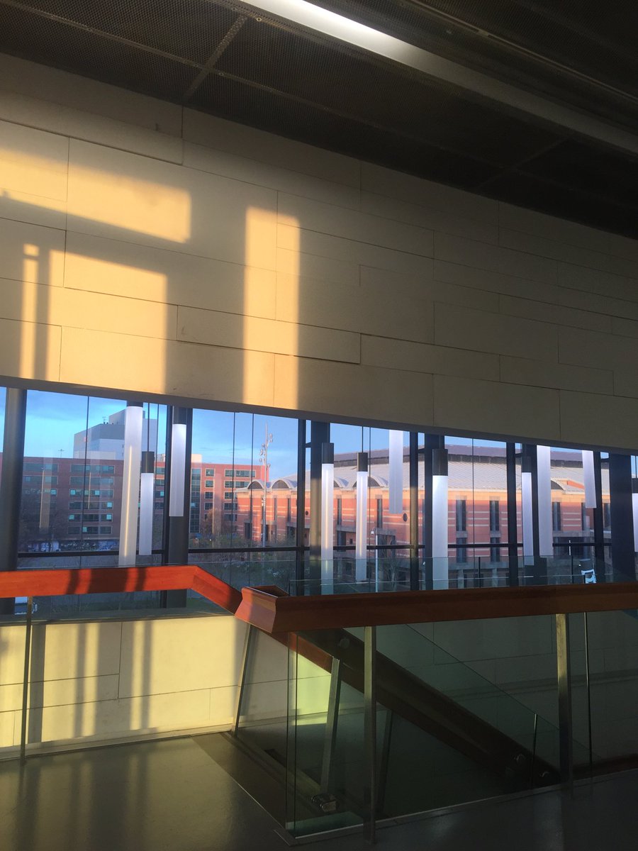 mimauseful's tweet photo. Sunset #architecture #design #building #civicbuilding #institution #usefulmuseum https://t.co/O9v4YpxoFv