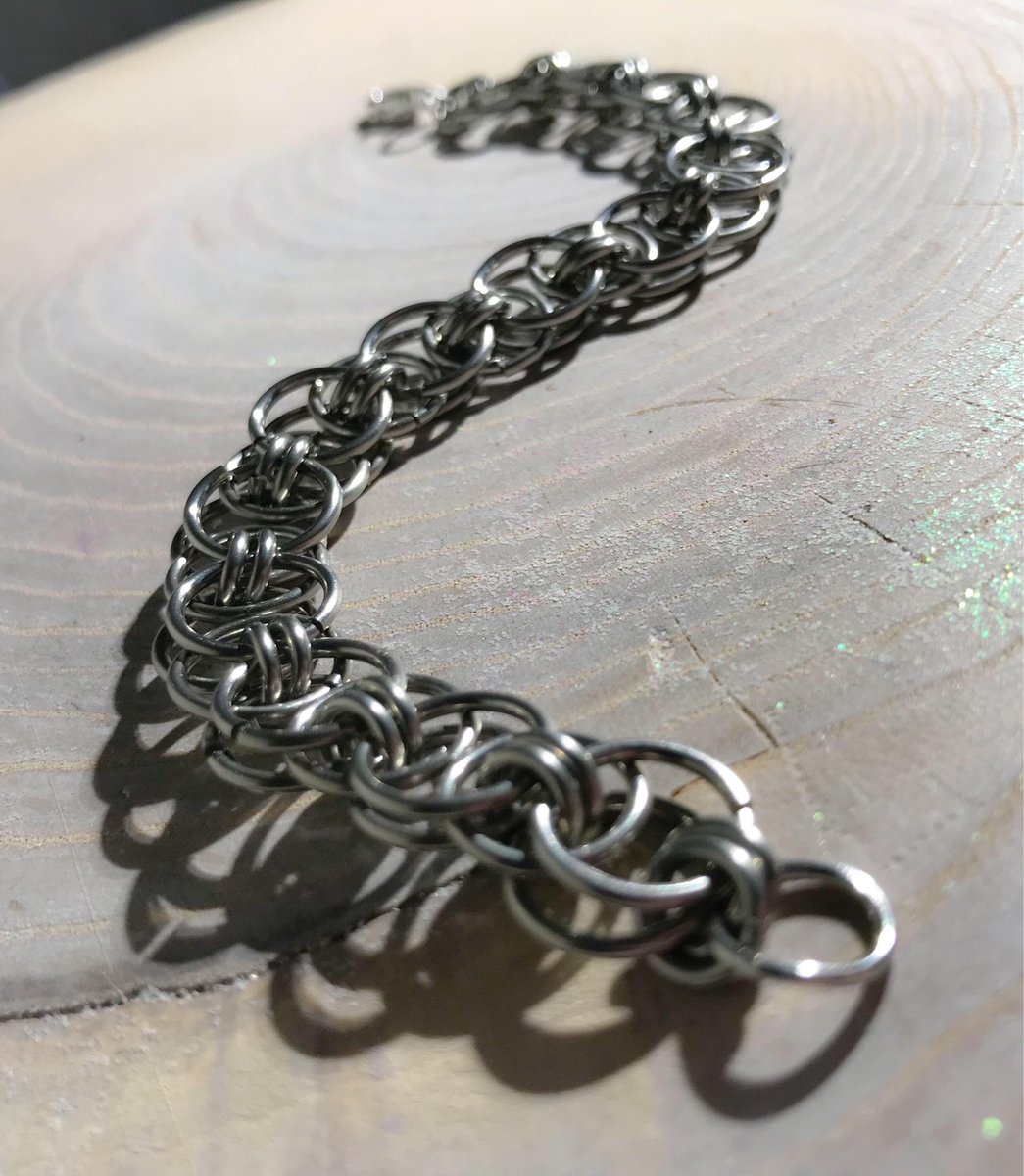 rnrfanatic's tweet photo. New in my #etsy shop: #Chainmail #CustomLength #Unisex #Bracelet #HelmWeave #StainlessSteel #anklet #silver https://t.co/GXSVHRusQV https://t.co/d0ImBi8dsH