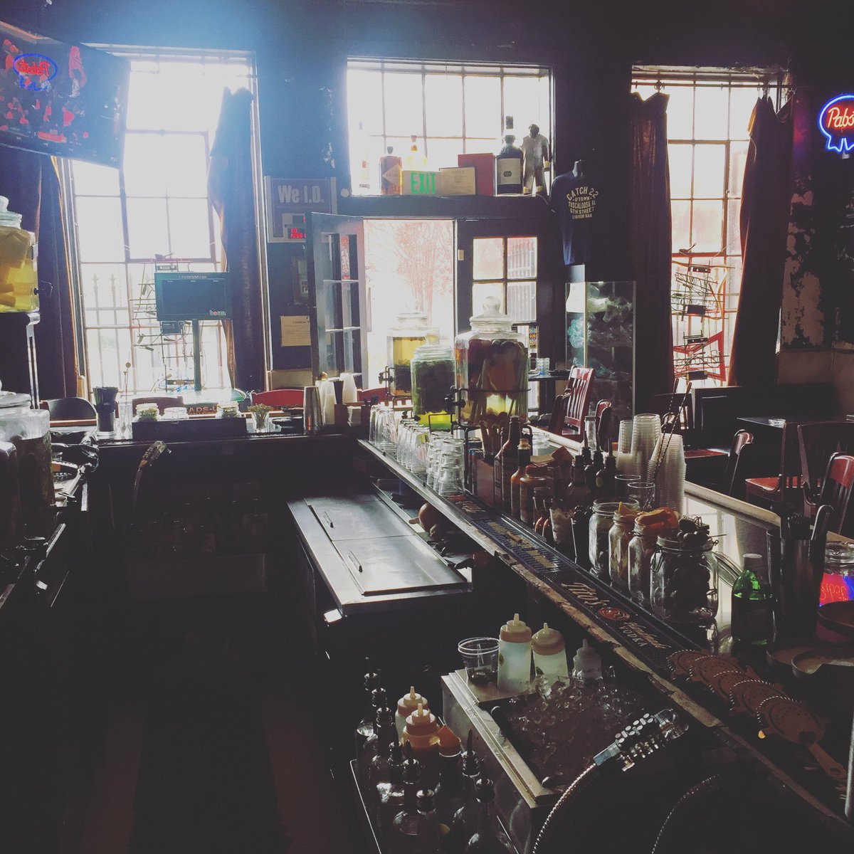 Catch_22_Bar's tweet photo. We’re open! Watch the game here and enjoy drink specials during the game today! #RollTideRoll #Tuscaloosa #cocktailweather https://t.co/ih20YfcxWK