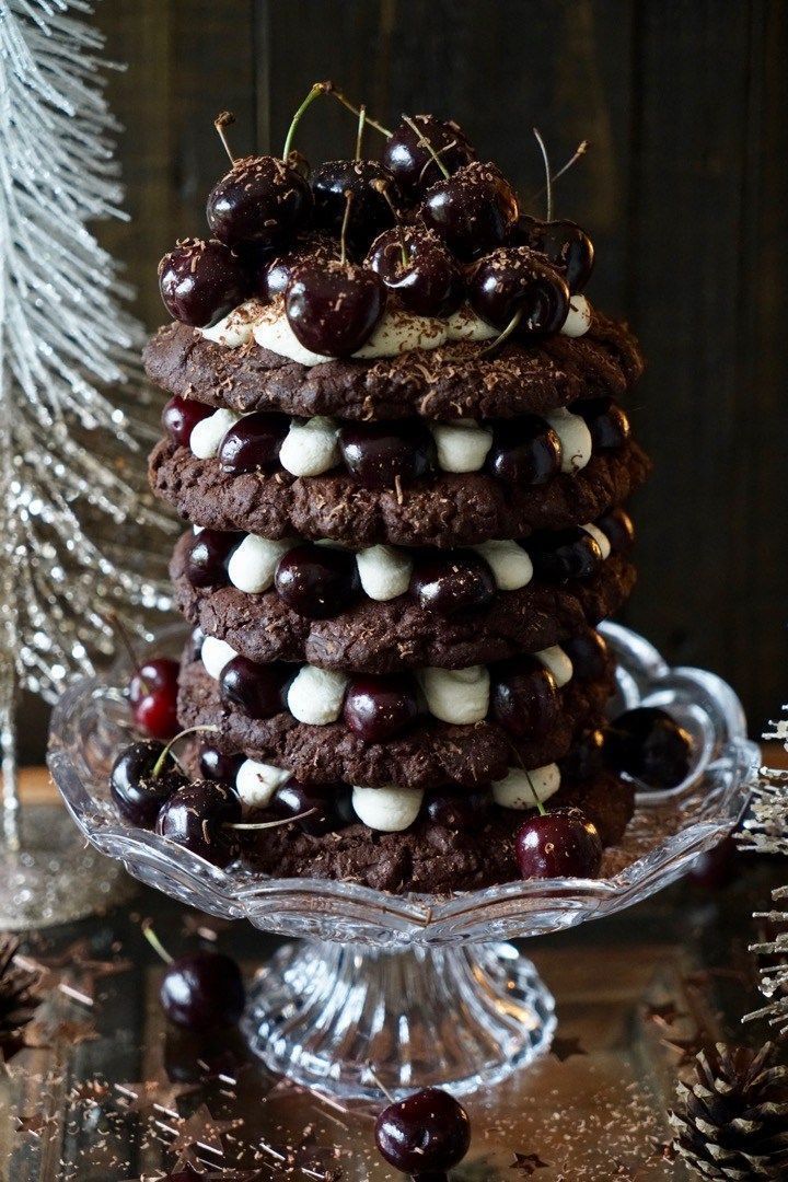 ElegantMidlife's tweet photo. Black Forest Cookie Cake https://t.co/huax3HhmT1 An alternative festive dessert for chocolate lovers #BlackForest #Festive #cookiecake #alternativechristmaspud #Christmasdessert #BlackForestdessert #chocolatecookies #cookiestack #Xmasdessert #festivedessert #christmas2017 https://t.co/HpcABlpFOK