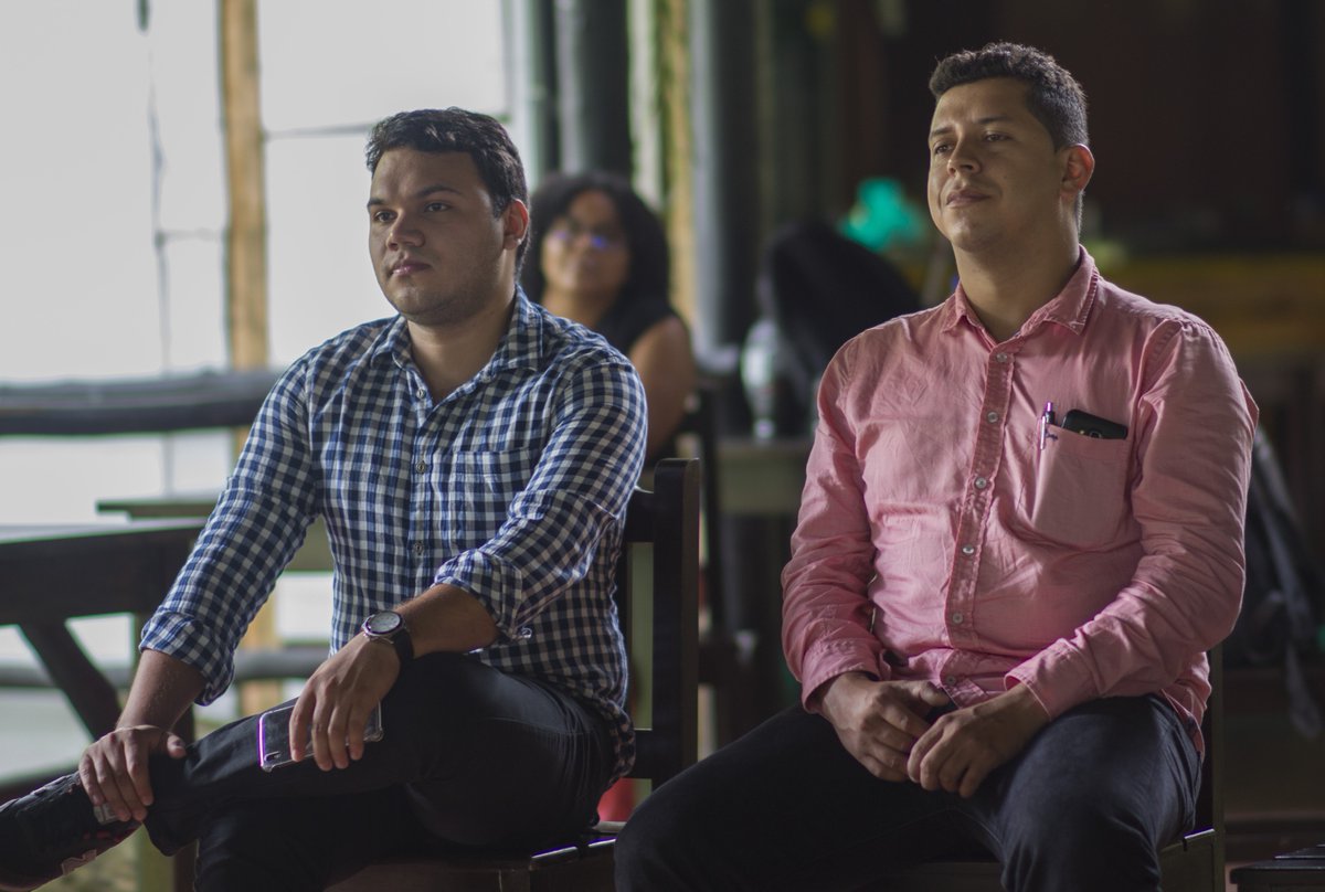 SuricataLab's tweet photo. "Trabajo en Equipo y Comunicación Efectiva son claves para que los emprendimientos evolucionen de manera rápida y exitosa" Alejandro Morales Coach Empresarial y de Vida en Taller con Equipos Descubrimiento de Negocios #Apps.Co y #SuricataDigital https://t.co/bqvlU6Z5by