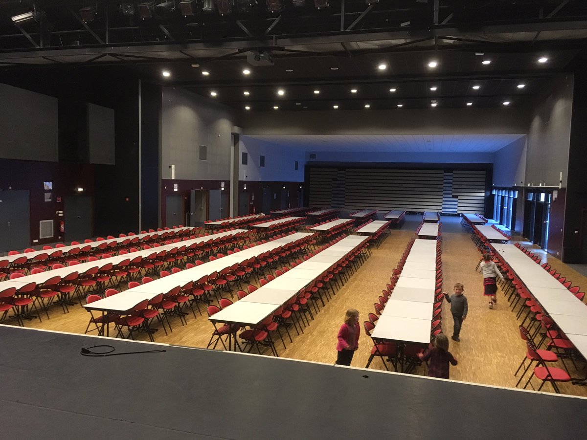 <a href="/DiwanPlougastel/">Diwan Plougastell</a> vous attend demain à partir de 10h10 pour notre Super loto à l'Avel Vor! Venez nombreux! Deuit niverus!
#lotofinistere