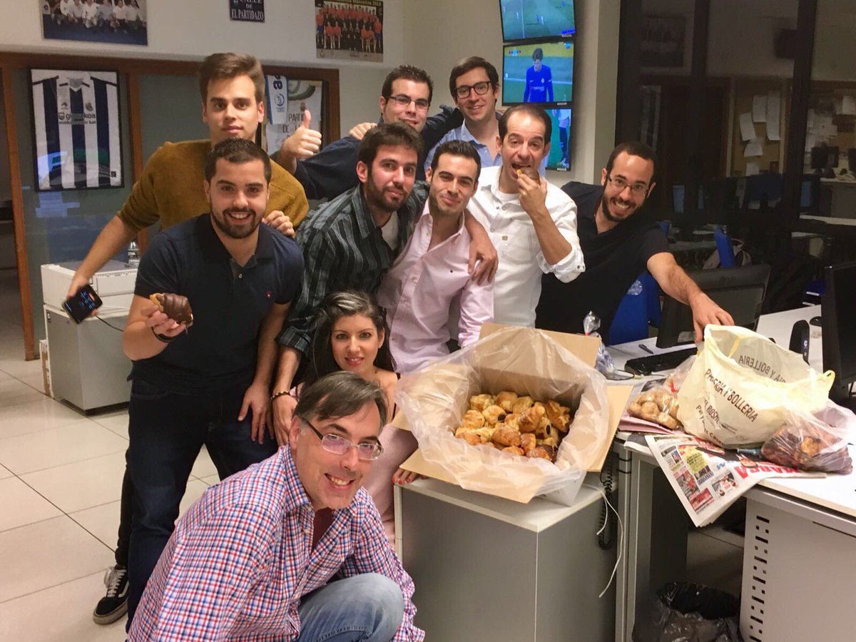 partidazocope's tweet photo. ¡Festival del dulce en @partidazocope cortesía de @antoniodelrosal y de la panadería @pandelrosal!🍪🍫🥧🍩 https://t.co/jlL2HHRNuv