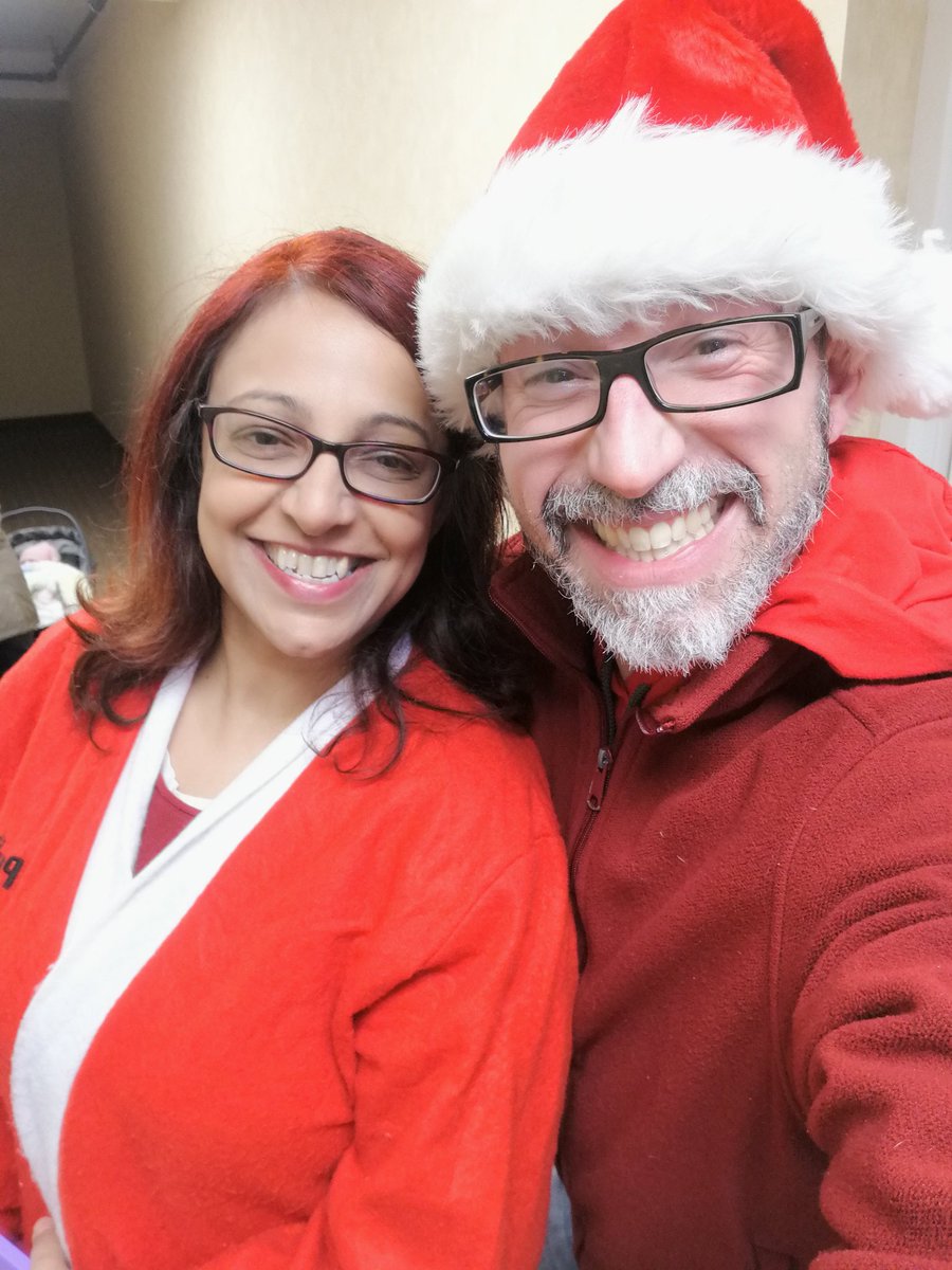 It's always a pleasure working with this great professional. Helping out with the wonderful <a href="/BelmontVillagKW/">Belmont Village</a> event <a href="/ChristmasVille1/">ChristmasVillage</a> - love seeing the kids sitting with Santa. Come down to #BelmontVillage until 4pm today for #KWAwesome #familyfun 🎄🎅