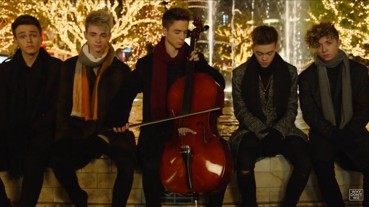 nunsquarenuna's tweet photo. You know i had to screenshot daniel playing the chello 😍😂😍😍💕💕 this video had me sobbing 😭❤️ #KissYouThisChristmasVideo https://t.co/YwfDfVytrR