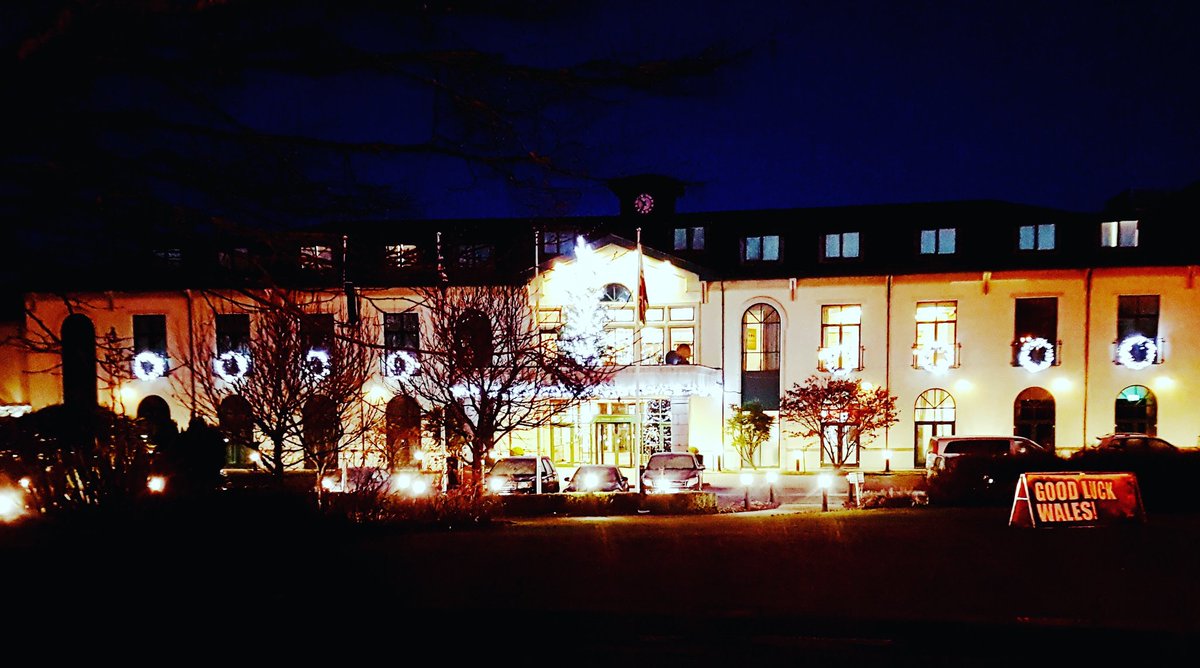 NGJ_Makeup's tweet photo. An early start at the Vale Resort today π #ngj_makeup #ngj_makeupandhair #valeresort #cardiffmua #valewedding https://t.co/6tsYCSUPHk