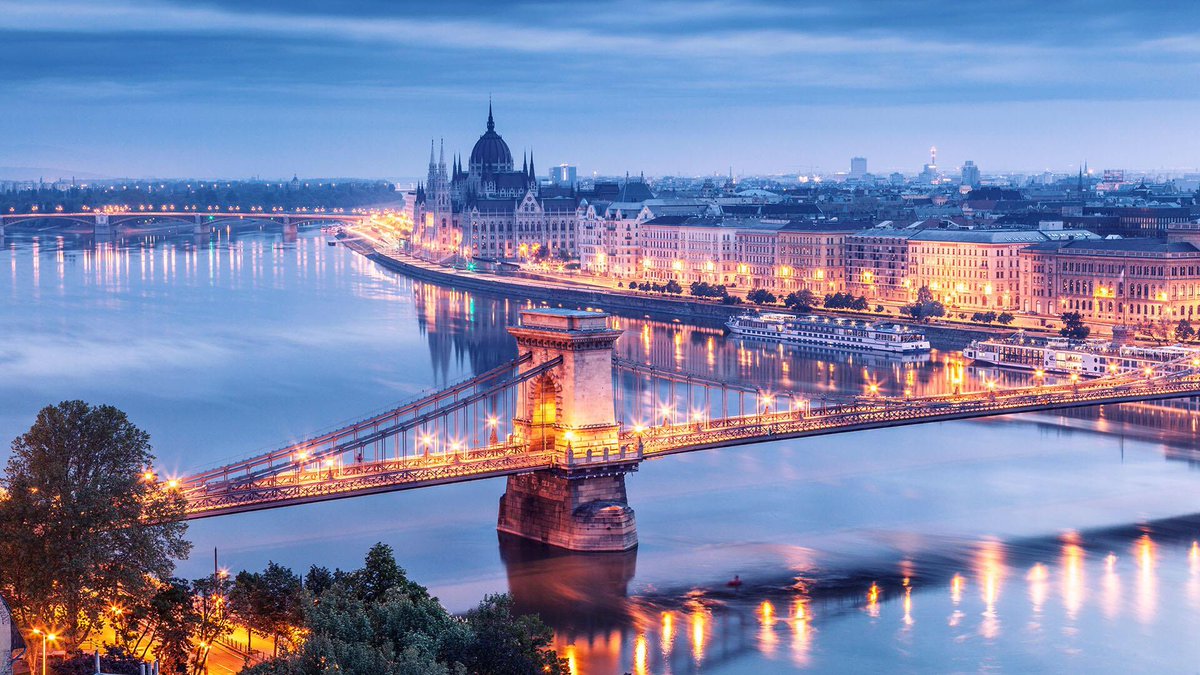 SaritaGlezz's tweet photo. Pocos días para verte.... 😁 #Quemegustaunviaje #Budapest 👏🏻✈️🌎 https://t.co/ziM58gsHt5