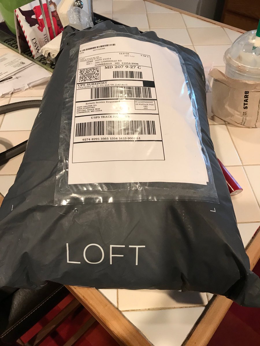 yellowlablover's tweet photo. I am #digusted that @LOFT shoved a coat in the flimsy #shippingbag - you think with how much I paid for shipping you guys could afford to send in box so it would not be #damaged #disappointed #fail #loft #cheap https://t.co/FukU0nzLBw