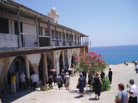 eevriviades's tweet photo. On way to Rizokarpasso Association of Britain (registered charity 273005) for annual dinner dance. Thanking them for 42 yrs of active contribution in community life; remembering &amp; assisting the #enclaved in occupied part of #Cyprus; the refugees; religious freedom. #UKCypriots https://t.co/PUlSEf8gQn