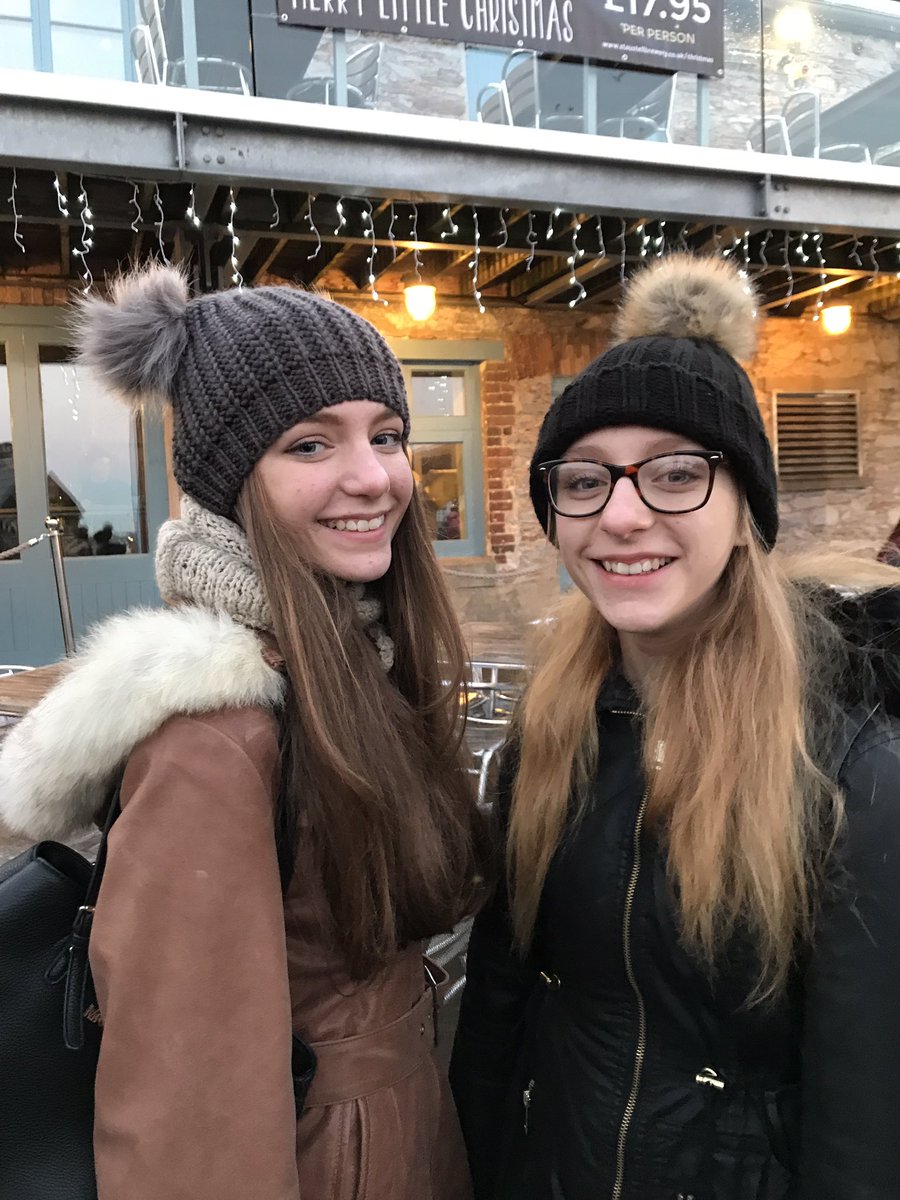 LizzyD_official's tweet image. Fantastic Brixham really enjoyed singing for you 🎶🎤@PptProductions @BoostTorbay @TorbaySoundCIC @Brixham_Devon #christmaslantern #pirates Thanks for your support - please click and share 😊facebook.com/lizzyd.co.uk/p…