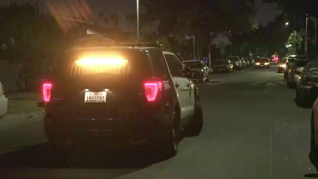 KTLA's tweet photo. Woman Shot in South L.A. While Driving Is in Critical Condition https://t.co/BPFXRtBAIg https://t.co/hVS3ts1fht