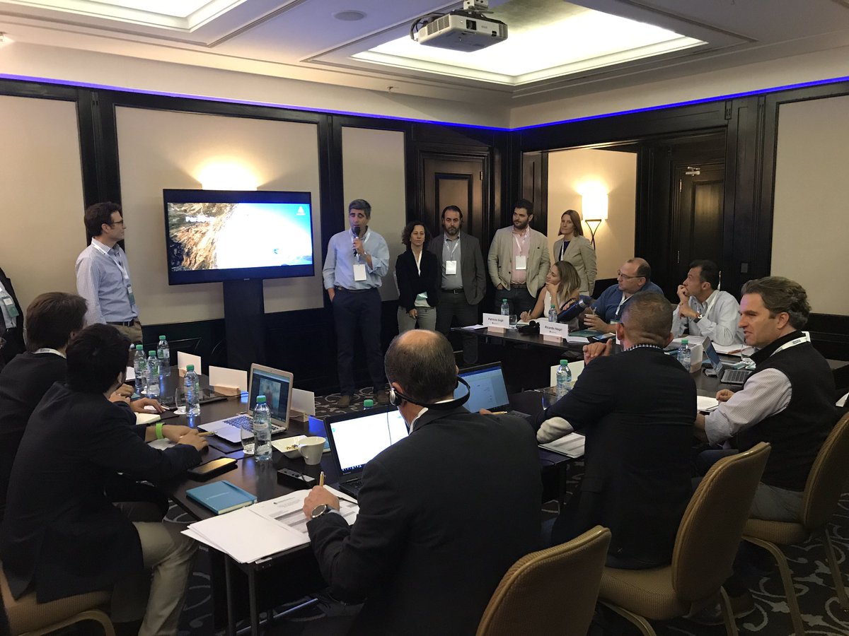 Lucas_Cornejo's tweet photo. Seleccionando las futuras aceleradoras con las que vamos a co-invertir a traves del FONDCE. Mas inversion en talento Argentino #LeydeEmprendedores @gugamayer @p_gigli https://t.co/IkjXm7n1aI