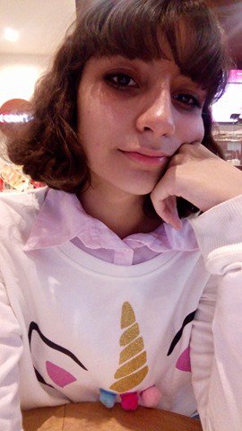 MomoChanuwu's tweet photo. Sólo porque amo mi suéter uwu🌸🦄 https://t.co/QB9dwSWwiR