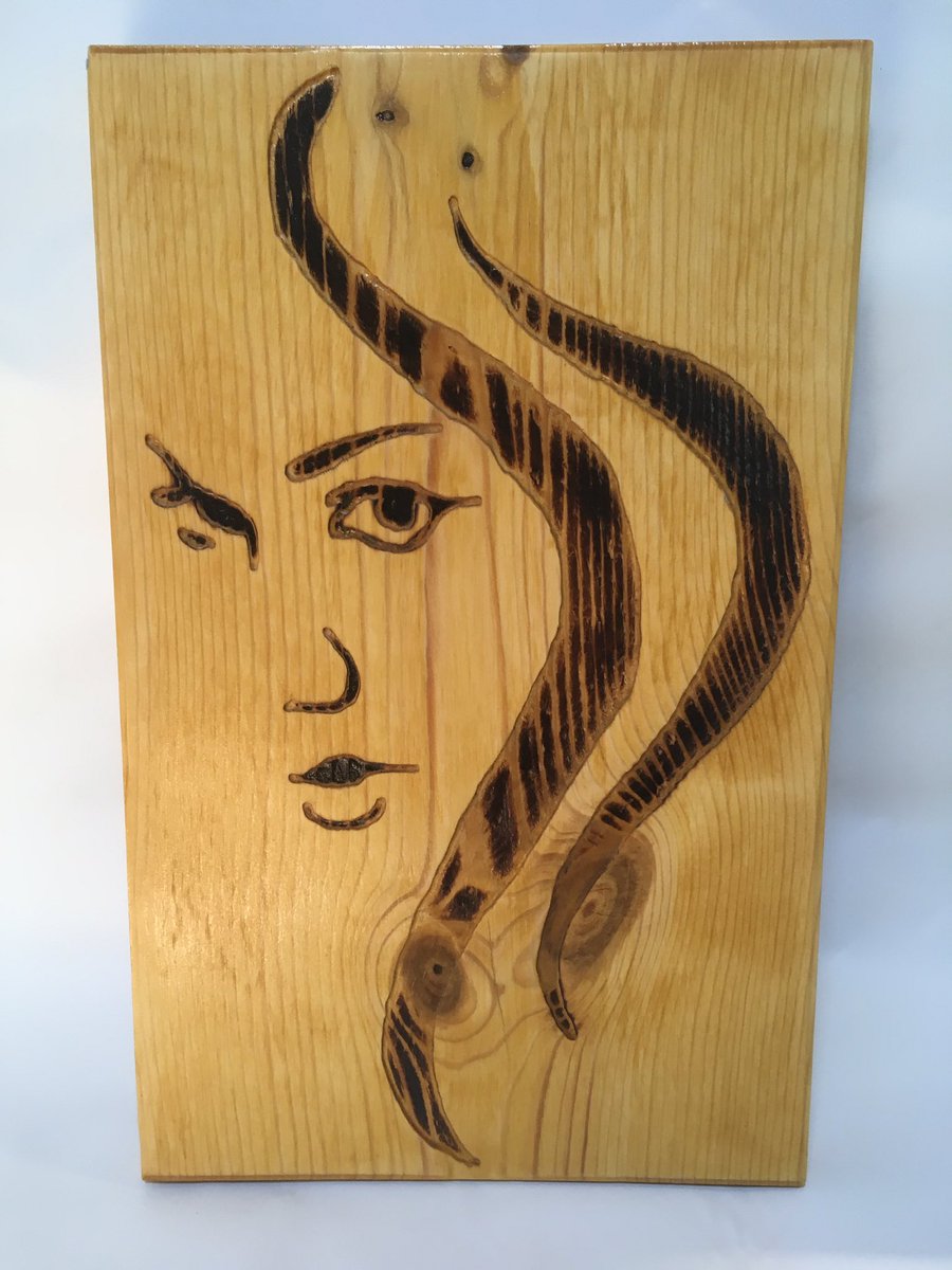WildwoodsLtd's tweet photo. #woodwork #woodworking New trio of router carvings! https://t.co/RbN18Ophm5