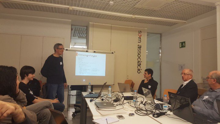 toniher's tweet photo. Taller de #pywikibot a la #viquitrobada https://t.co/Ba1JDtp7wl