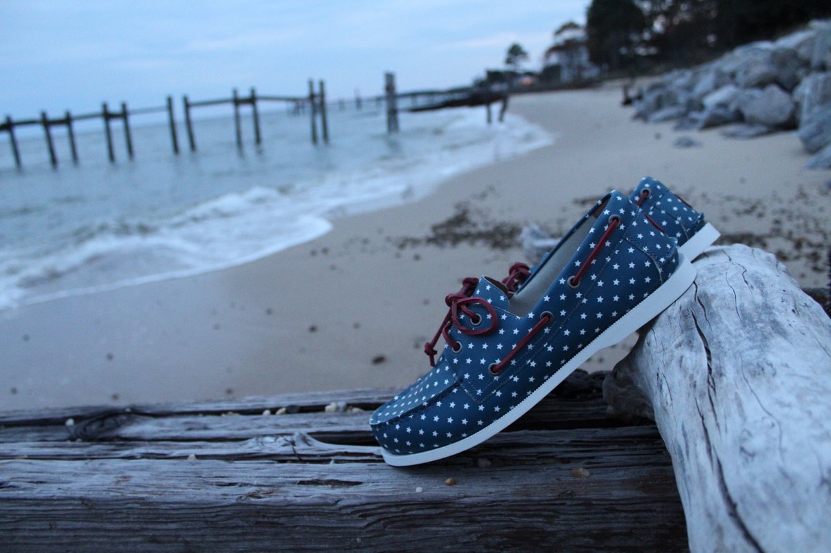 froatsshoes's tweet photo. Find your favorite new boat shoes! 😍🙌💯 @ShopSmall with FROATS this wkend &amp; get a free gift with your order! #smallbizsat #froats #shopsmall #cutloose  

https://t.co/7GCxeMuHKC https://t.co/rNFS2mtg2y