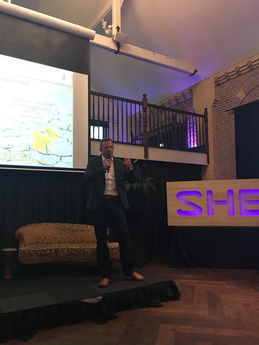 rubdiazm's tweet photo. En @SHEmprendedoras #SHE2017 #YoSoySHE2017 https://t.co/KWGPBnWEHE
