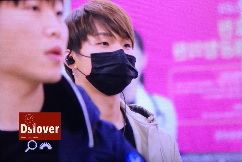 Dslover_Fansite's tweet photo. #DAESUNG #DLITE #DDAY #대성 
171126 🇯🇵🛬🇰🇷previews 8P
Long time no see~💙✨ https://t.co/M7eGQwjRXd