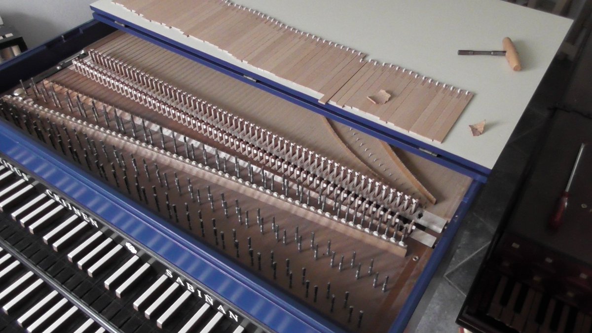 FranceBaroque's tweet photo. the #4foot of my #harpsichord being #fixed before our #recording in #Fribourg (#Switzerland) https://t.co/QZyzV5ch5L