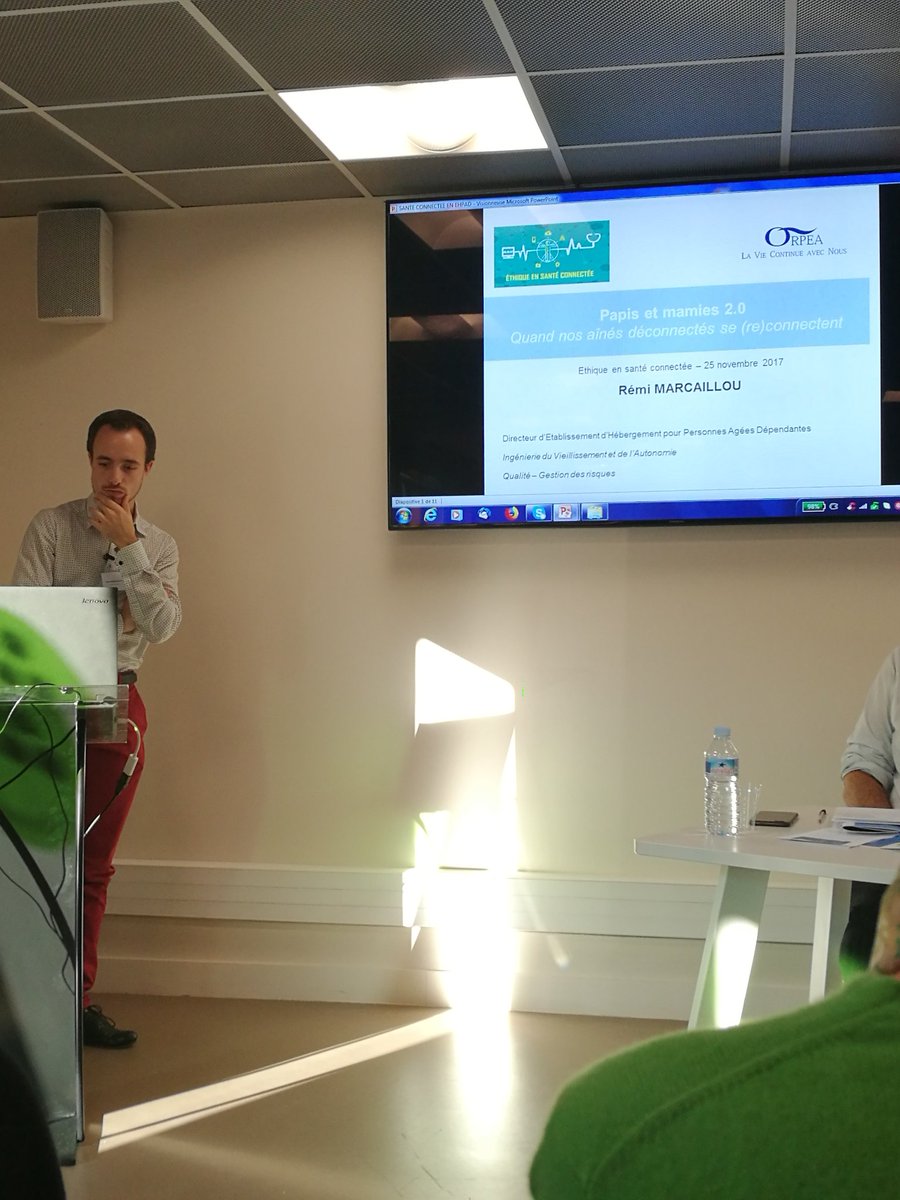 JuniorI2SA's tweet photo. Première intervention avec Rémi Marcailloux, ancien étudiant du #MasterI2SA et directeur d'EHPAD : «Papis et Mamies 2.0 : quand nos aînés déconnectés se (re)connectent» #Envicom #Orpea https://t.co/CPHQtVwvaT