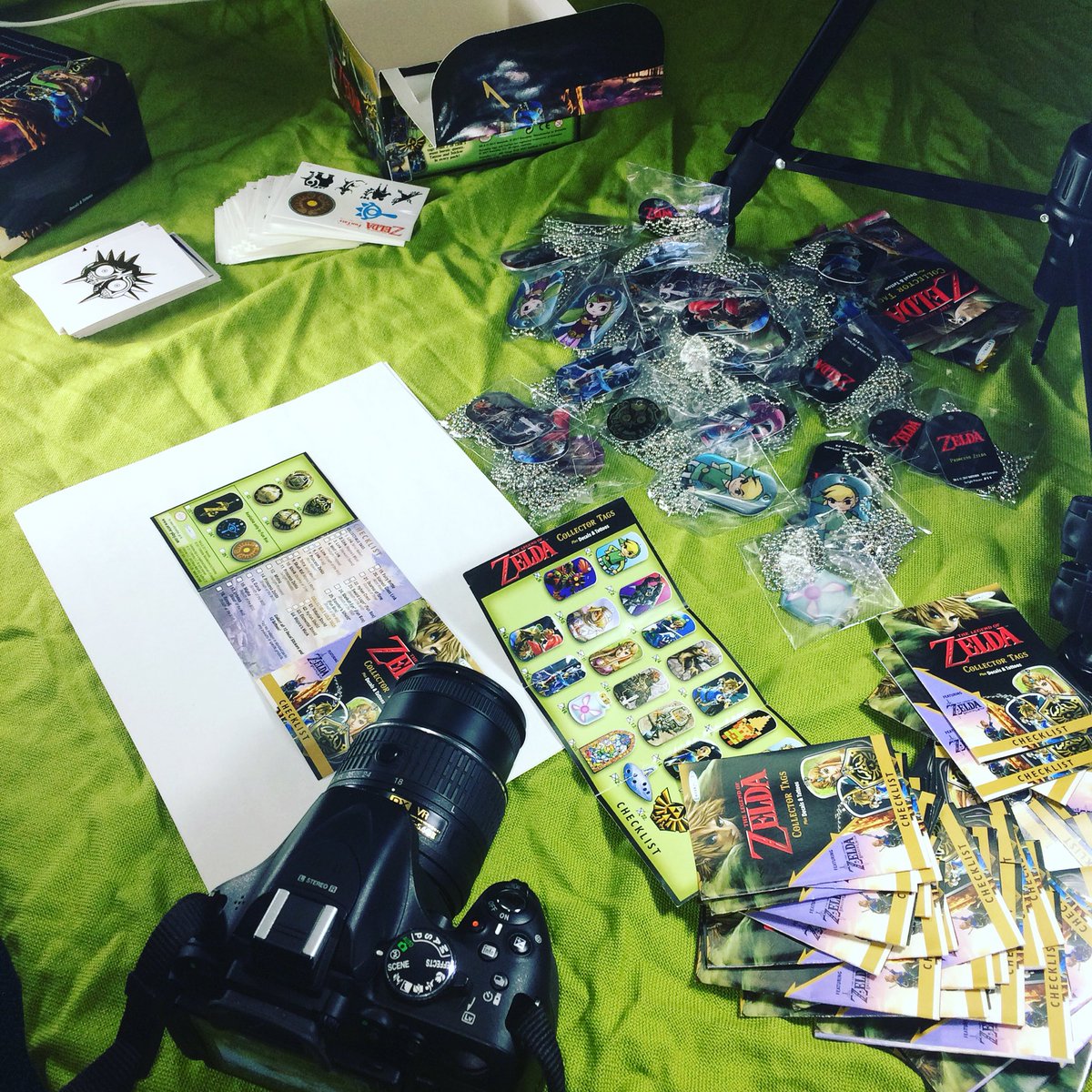 Linksliltri4ce's tweet photo. #Unboxing the 2017 #EnterPLAY #LegendOfZelda #Collector #Tags plus #Decals & #Tattoos! Video soon to come! #dogtags #LegendOfCollections https://t.co/vKLQyr3lCE