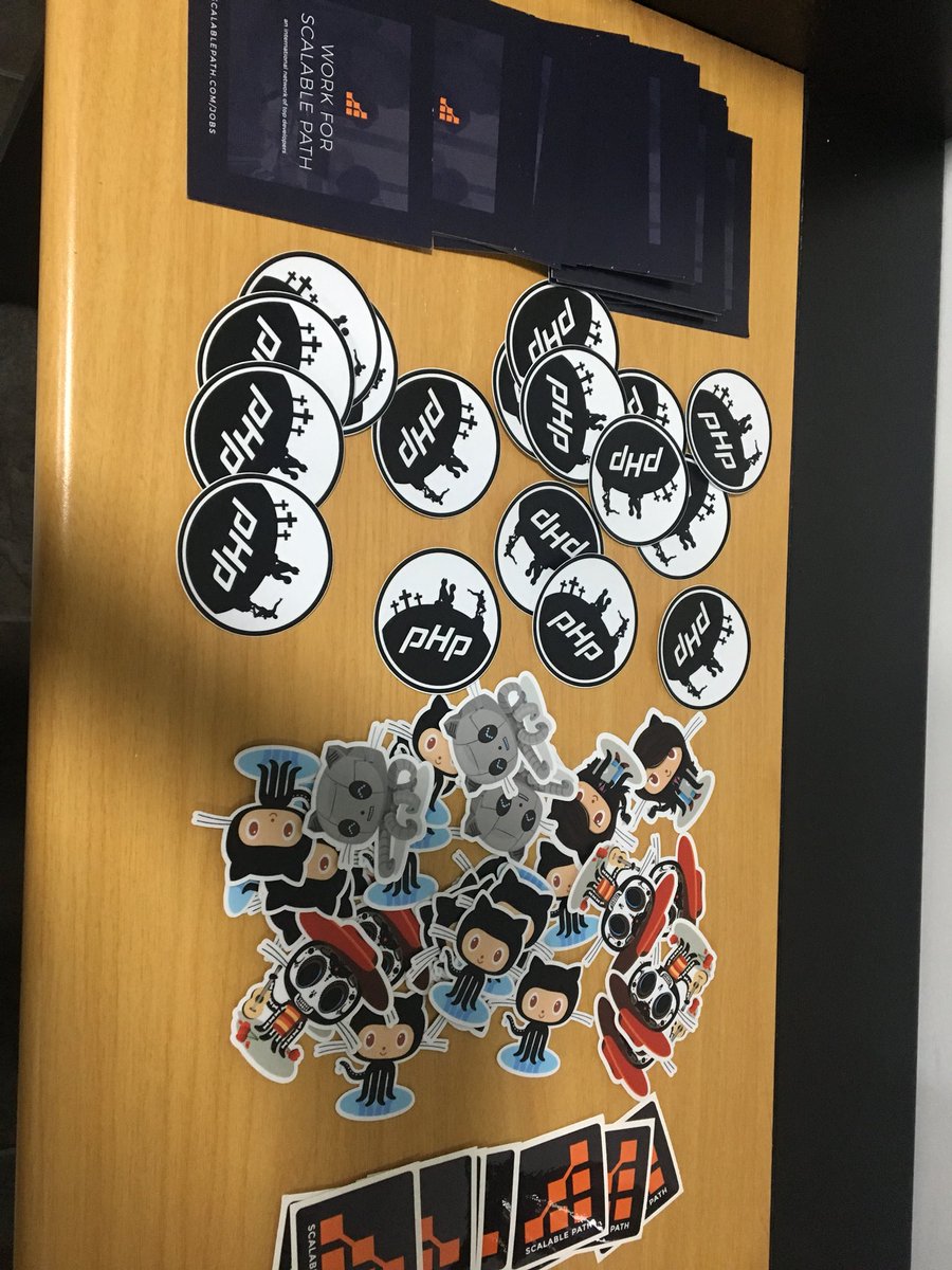 AnaMeMafla's tweet photo. #phpcali Meetup en el EnfoqueLab https://t.co/oywFCqFOpD