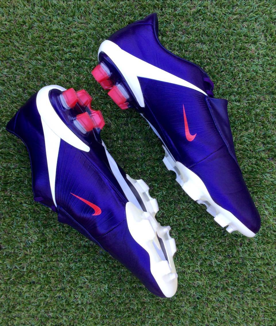 ProBootRoom's tweet image. Got some new boots coming into The Collection | Predator Powerswerve CL | Nike Ronaldinho R10 Gold | Nike Tiempo Elite | Adidas Original F50 | Nike Mercurial Vapor V Abyss 😍 More to come today 👍