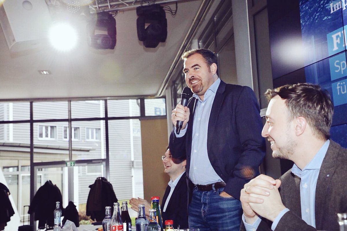 Junge_Union's tweet photo. Weiter geht's mit @hahnflo MdB 🚀 #dlr17 https://t.co/XpAp9hHqSf