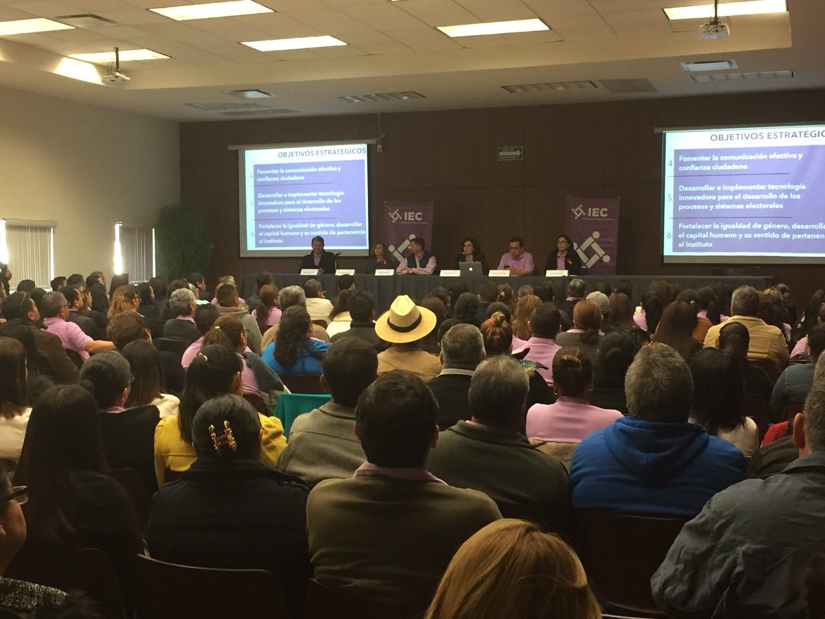 chiscomilk's tweet photo. En curso la reunión estatal de capcitación a comités municipales electorales @IECoahuila https://t.co/qQUwmNtL3p