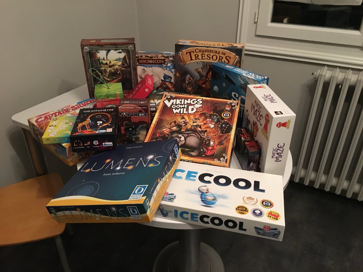 Chamboultou19's tweet photo. La demobox est arrivée à Chamboultou ! Jeux à tester samedi 2/12 Ussel Jean Ferrat 17h/minuit #atalia #jeuxdesociete #chamboultou #Ussel #soireejeux #Corrèze #onvasamuser https://t.co/48eNPUfyT1