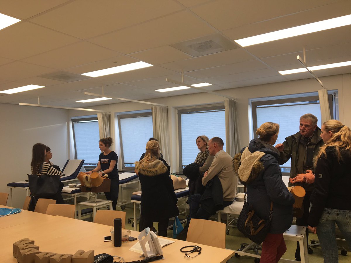 Rianneletschert's tweet photo. Afternoon sessions at our health science and psychology campus, first the skills lab! #bod17 @maasuniversity https://t.co/XEFvK9JIbo