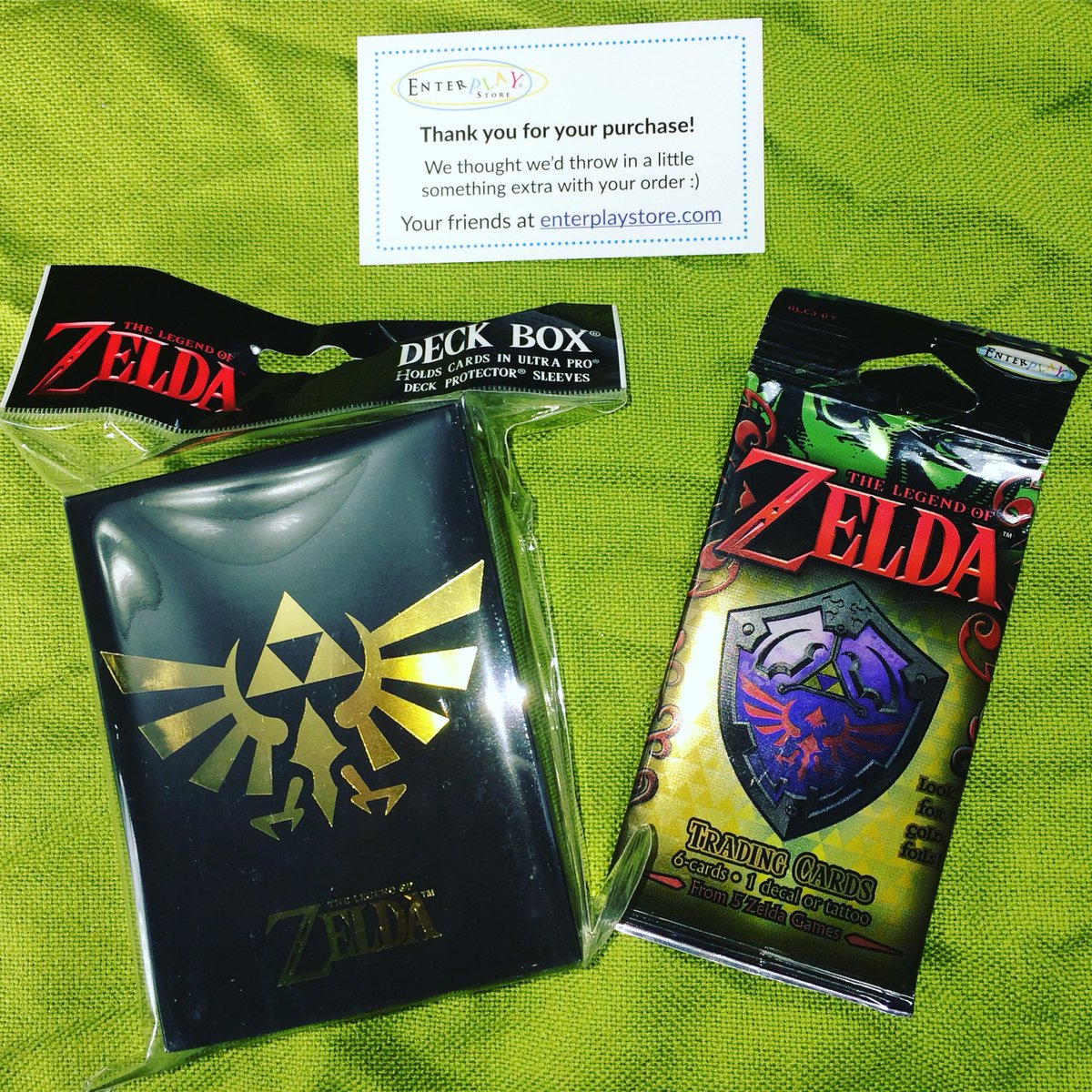 Linksliltri4ce's tweet photo. #EnterPLAY sent #freeswag w/ 2017 #LegendOfZelda #Collector #Tag #boosterboxes Neat #notasponsor #tradingcards #deckbox #LegendOfCollections https://t.co/YQ6KSjgsFL