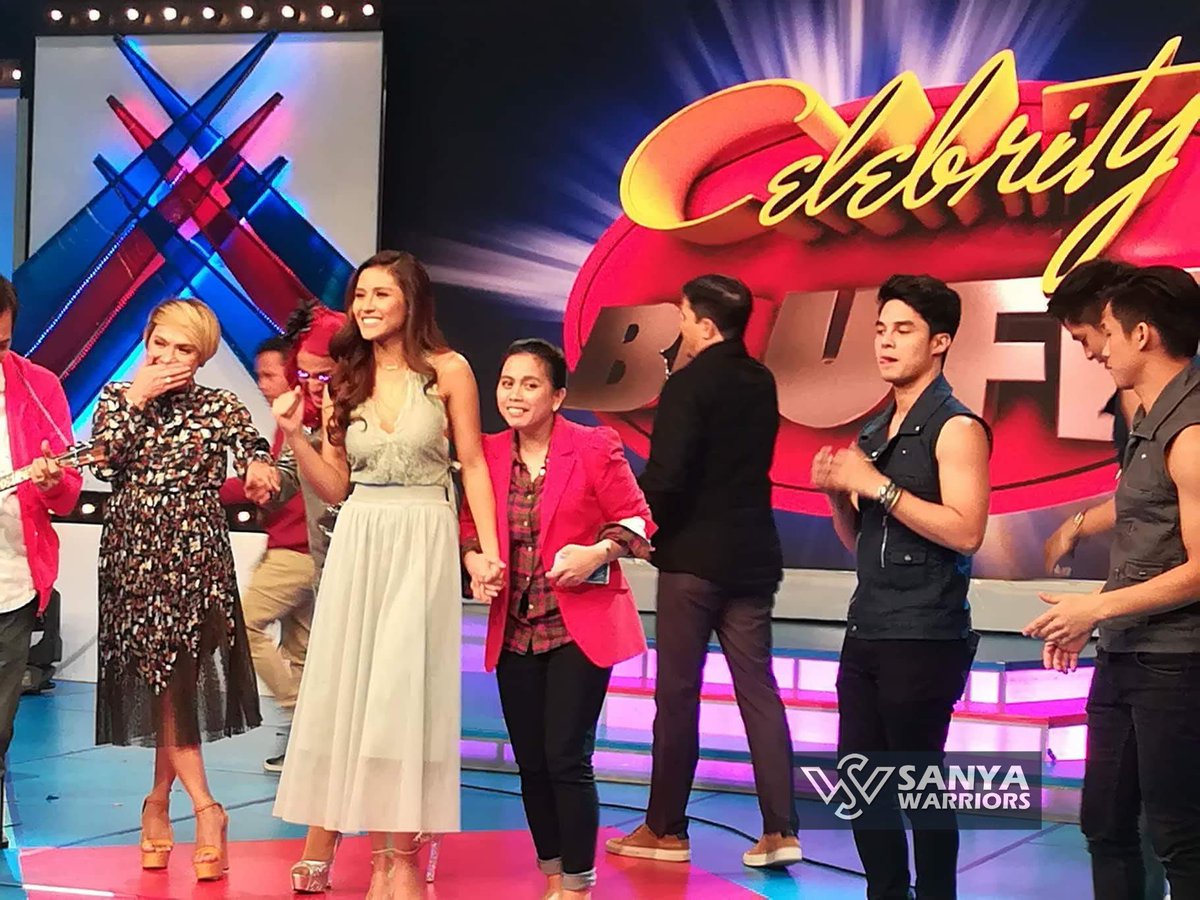 BeeAnne0901's tweet photo. Kayo na ang magka holding hands Sanya at Irene hahahaha @sanya_lopez congrats sa inyo. Irene and @SanyaWarriors, mahal namin kayo! - Team BAM (BeAnne, Abbey and Macy) #CBFactNaFact https://t.co/giB0ldw9p1